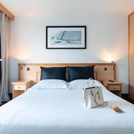 Westotel Nantes Atlantique 4* לה שאפל-סור-ארדרה