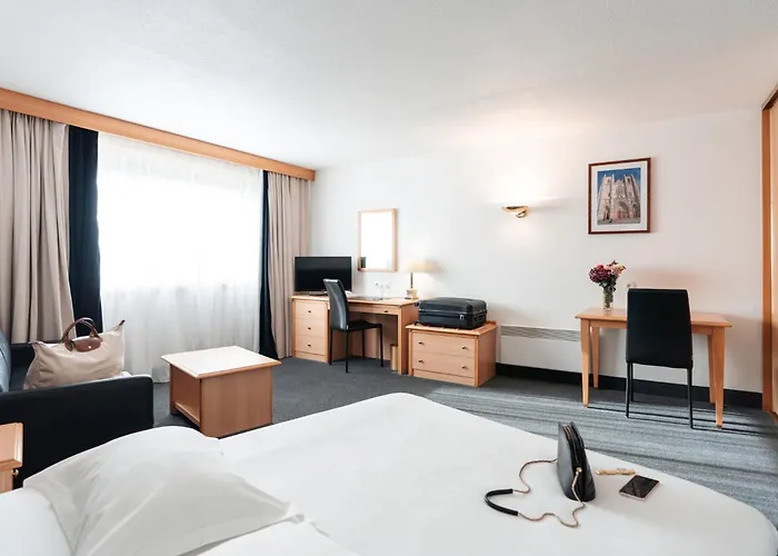 Westotel Nantes Atlantique 4* 라차펠리쉬르에드리